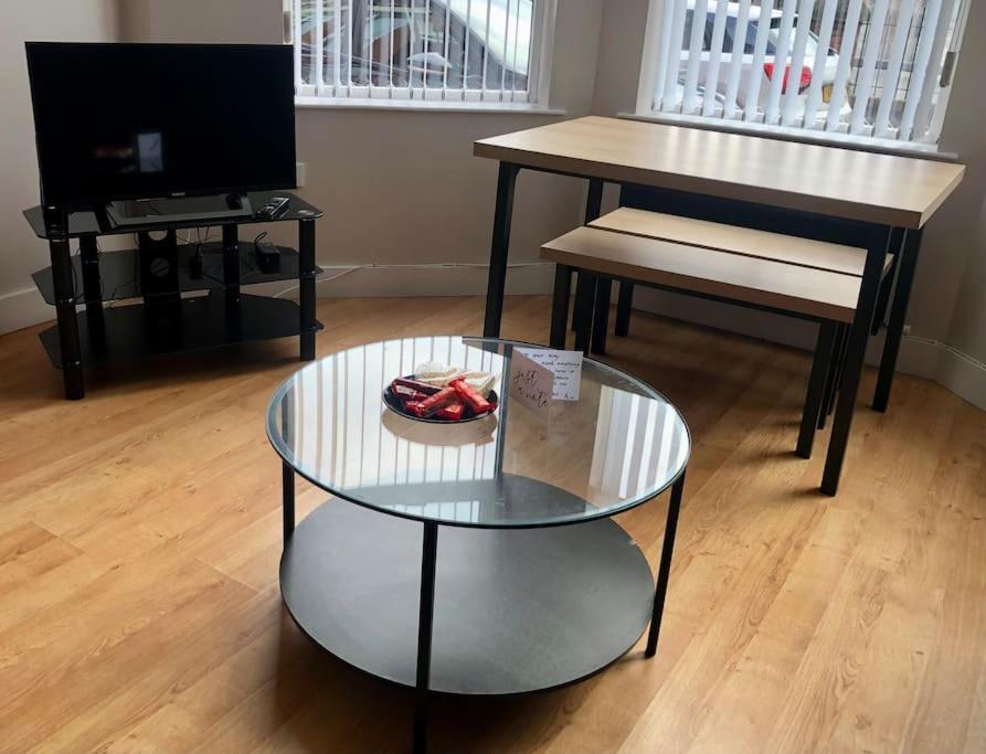 Cliftonville Apartments Белфаст Екстериор снимка